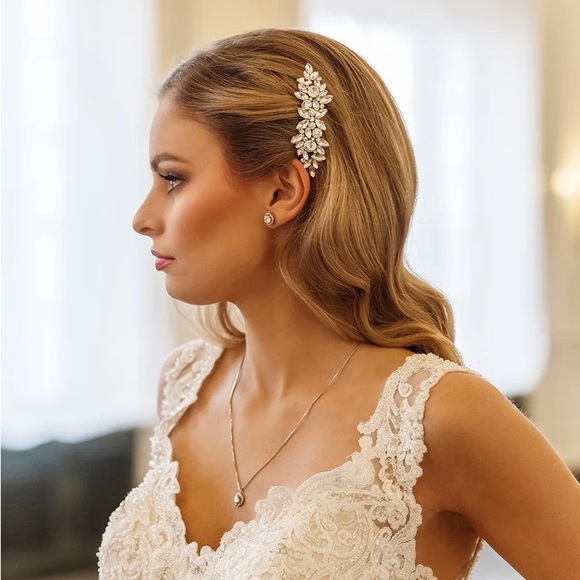 Silver Bridal Rhinestone Crystal Comb - Wedding Day Allure Bridal Hair Accessory - Picture 4 of 8